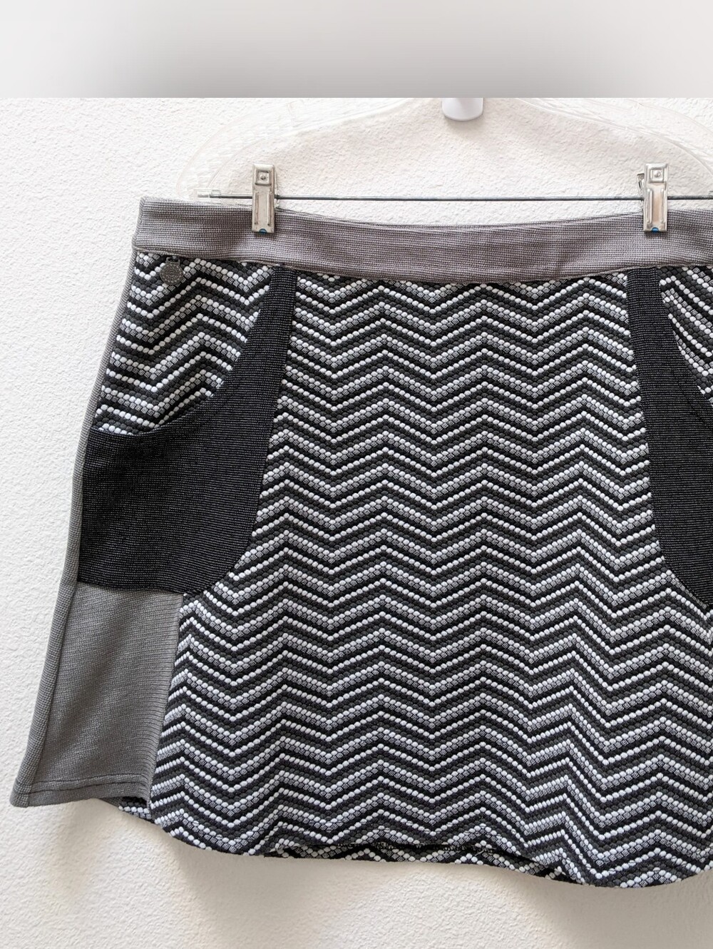 Black & White Chevron A-Line Mini Skirt w/ Pockets by Smash! size XXL in EUC